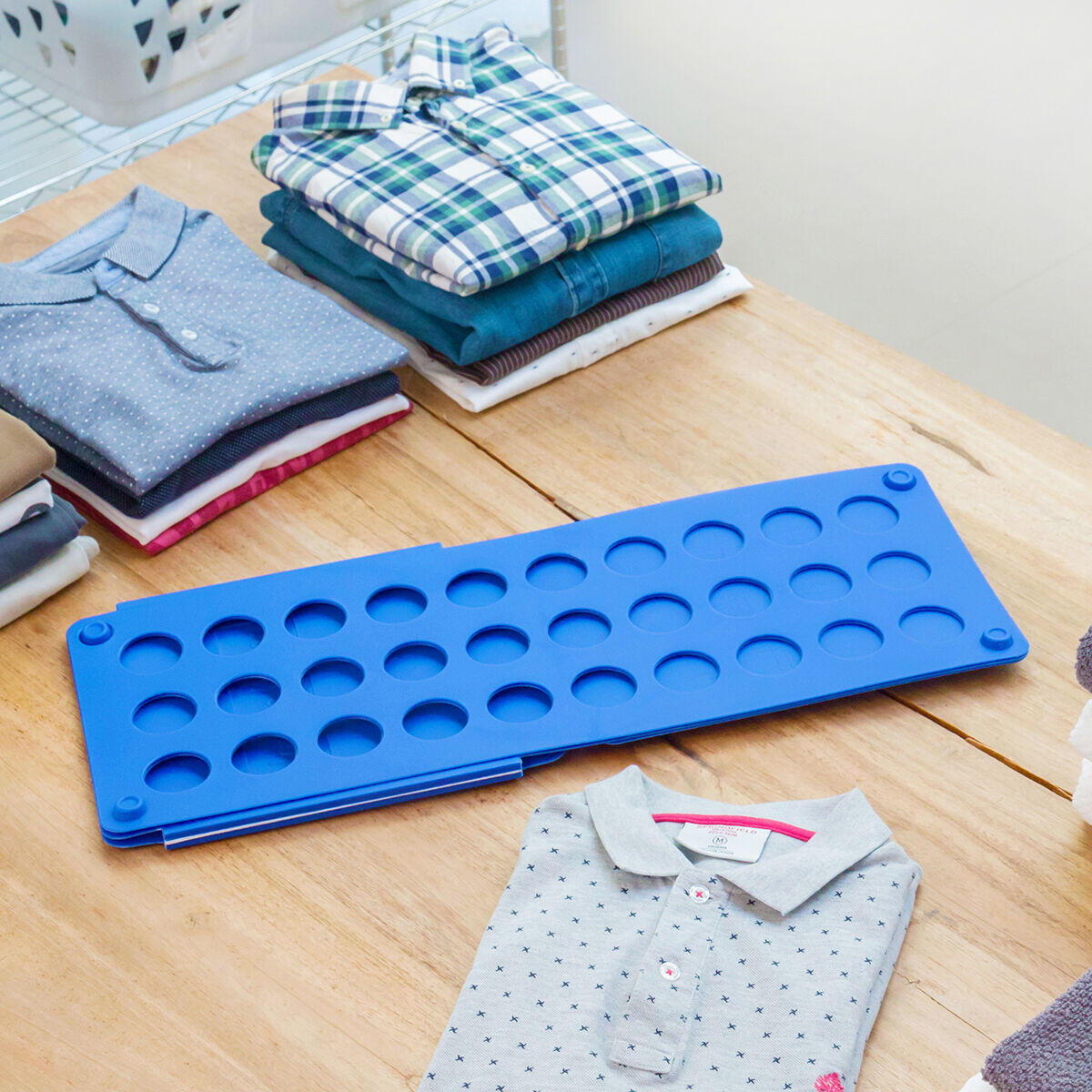 FoldMaster™ – Doblador de Ropa Súper Rápido y Ordenado